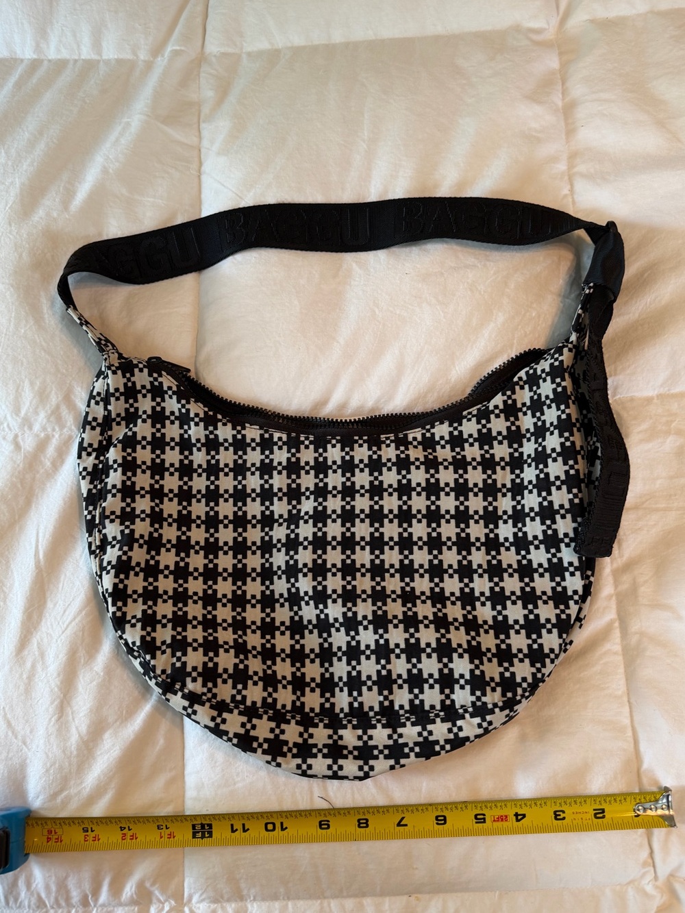 Baggu medium crescent Black and White Houndstooth shoulder Crossbody Bag